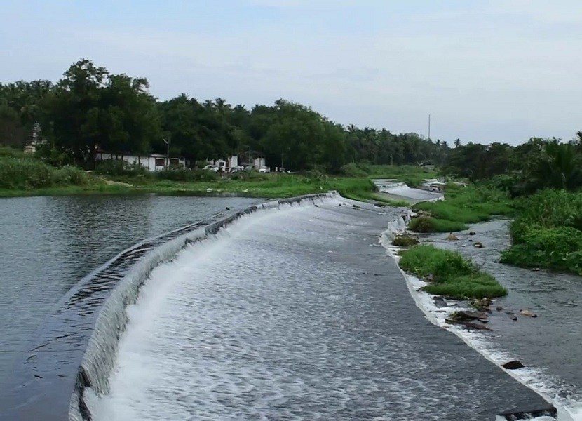 Aliyar (Canal bank)